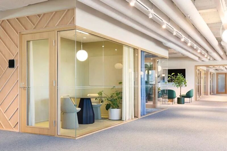 辦公室設計:以大膽的配色打造整個辦公空間 辦公室設計:以大膽的配色打造整個辦公空間